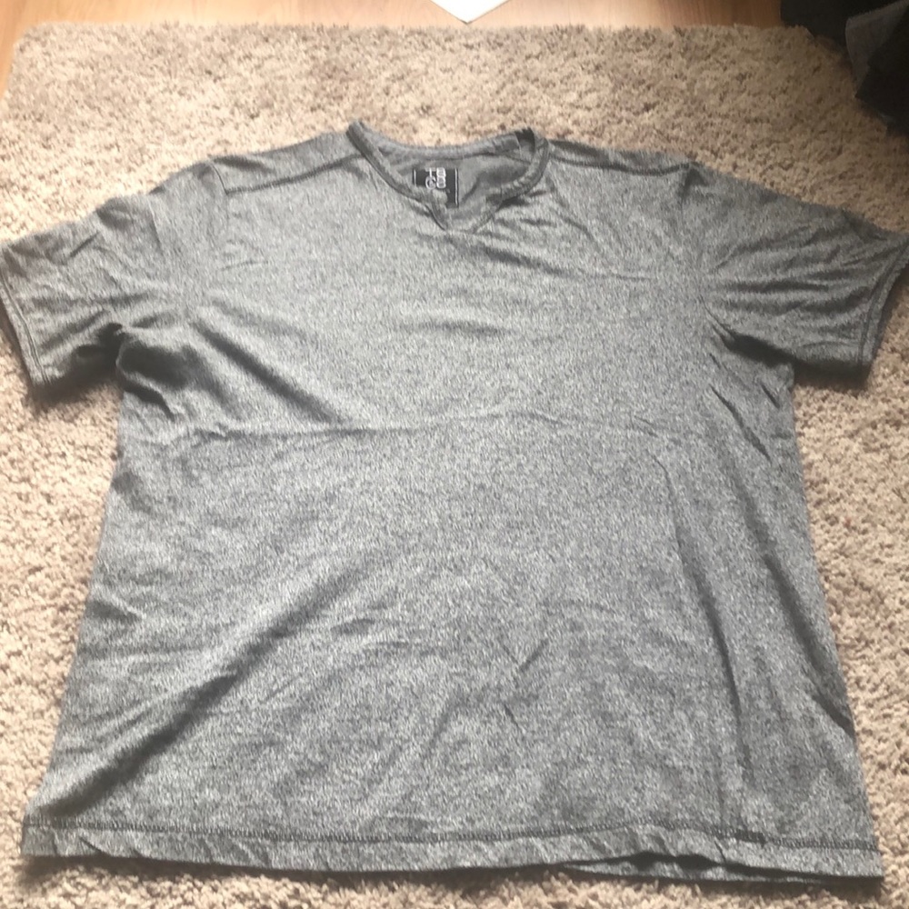 Men’s gray shirt. Size Large